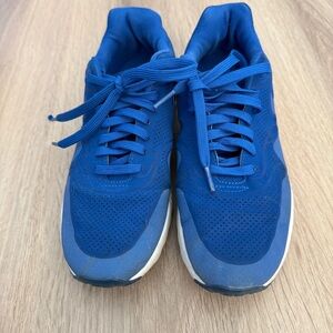 Nike women's Blue Sneakers